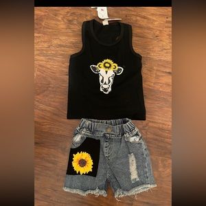 Girls outfit 4-5 year. Have other sizes posted . Check it out! Super cute!